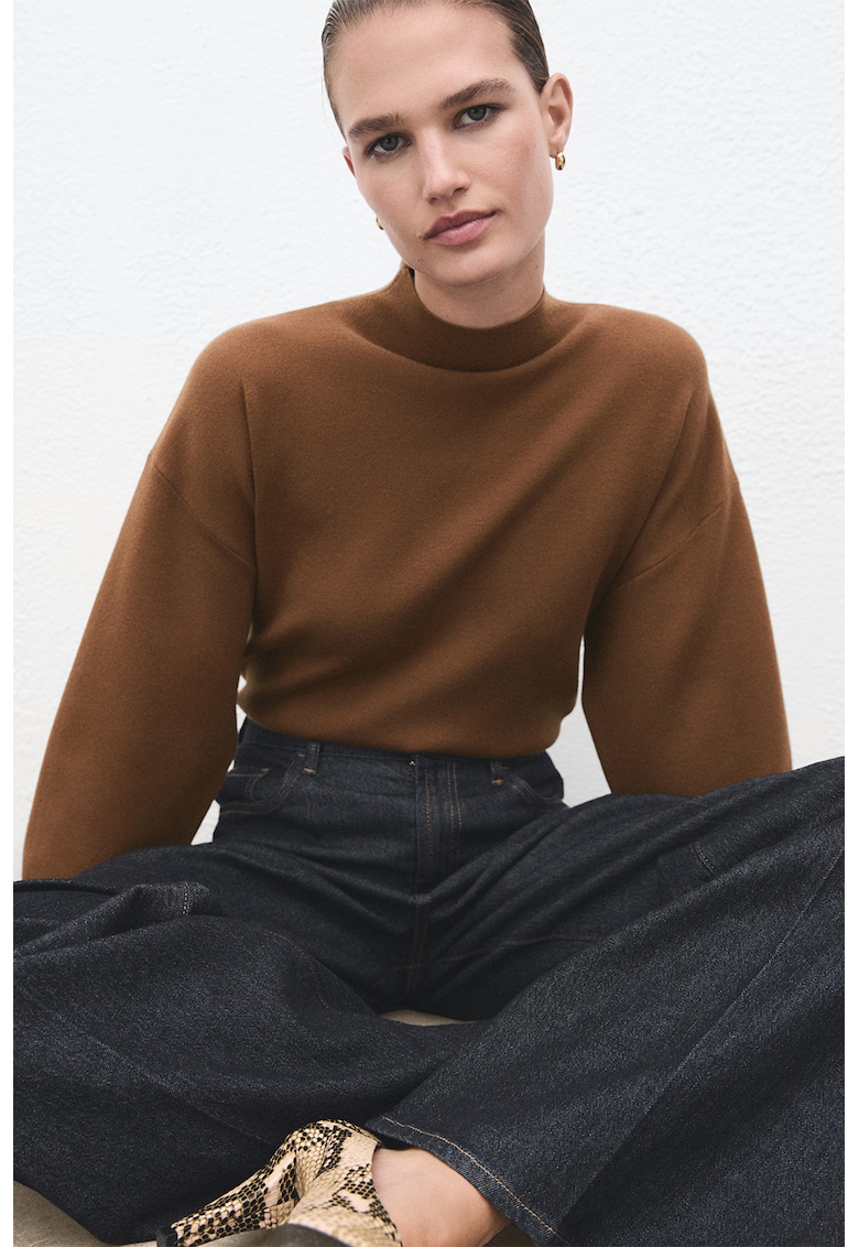 Pulover cu guler scurt