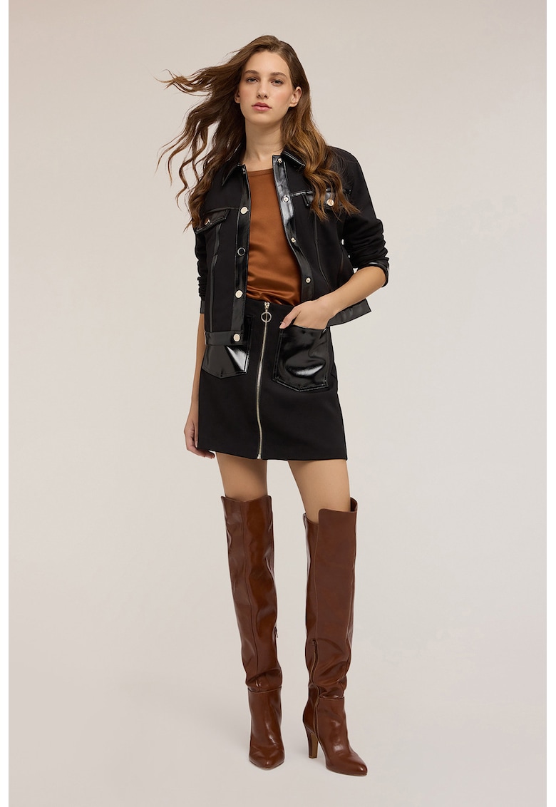 Fusta dreapta cu buzunare aplicate