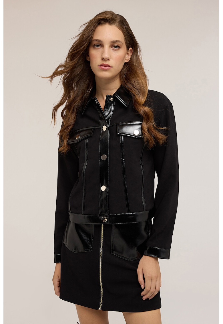 Jacheta cu buzunare cu clapa pe piept