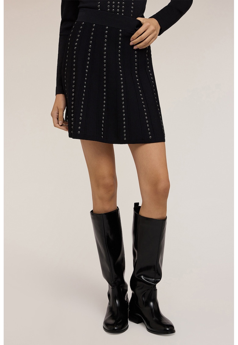 Fusta evazata cu aplicatie de margele