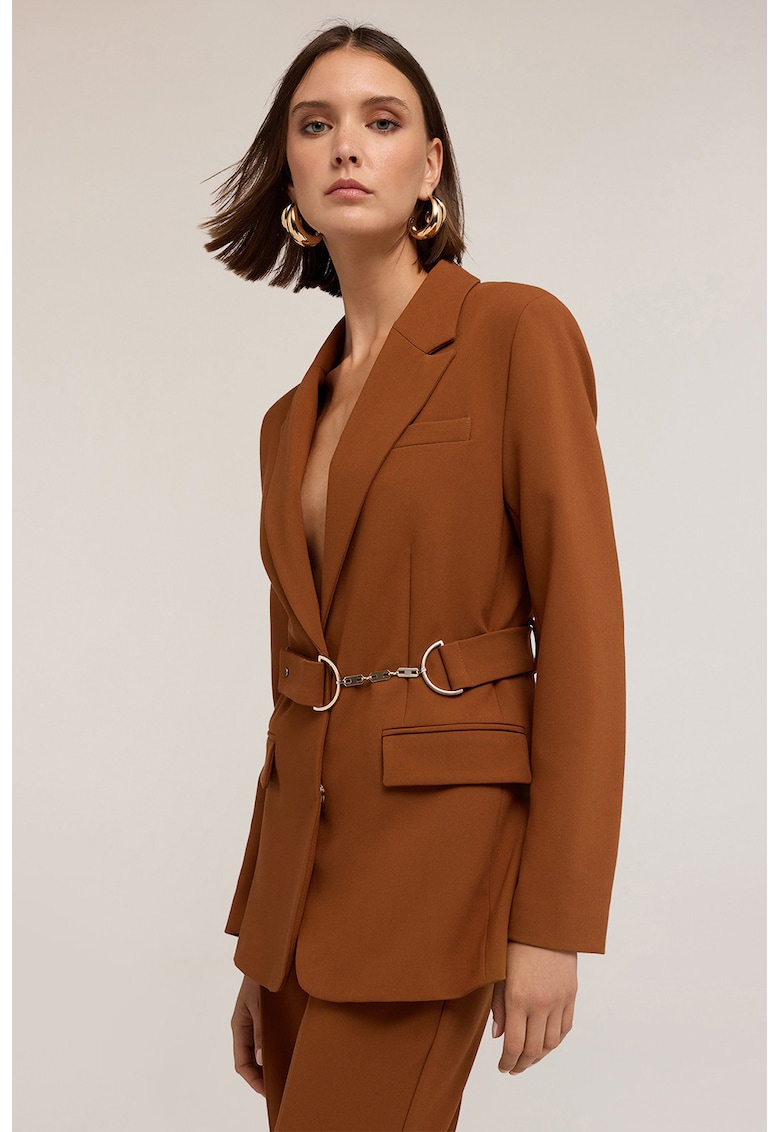 Sacou cu o curea in talie