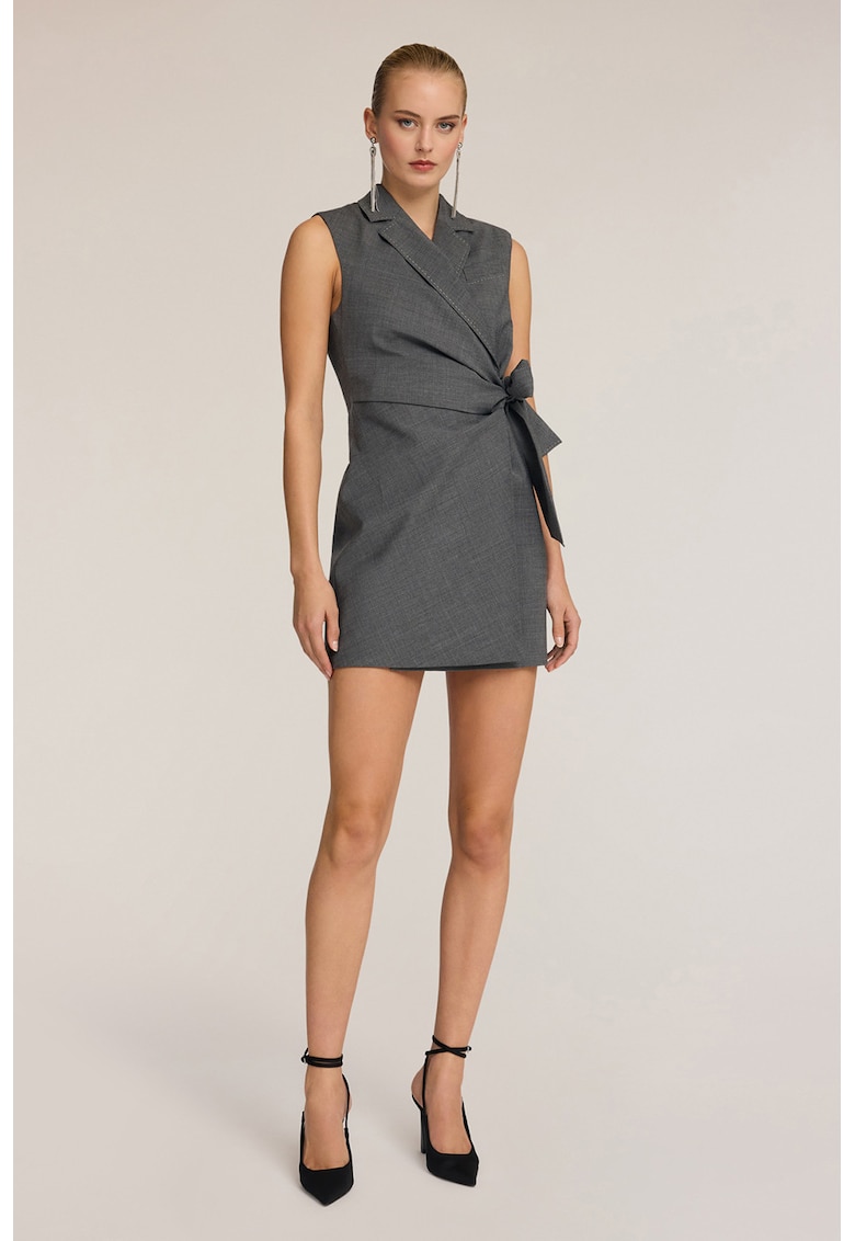 Rochie din amestec de lana cu croiala petrecuta