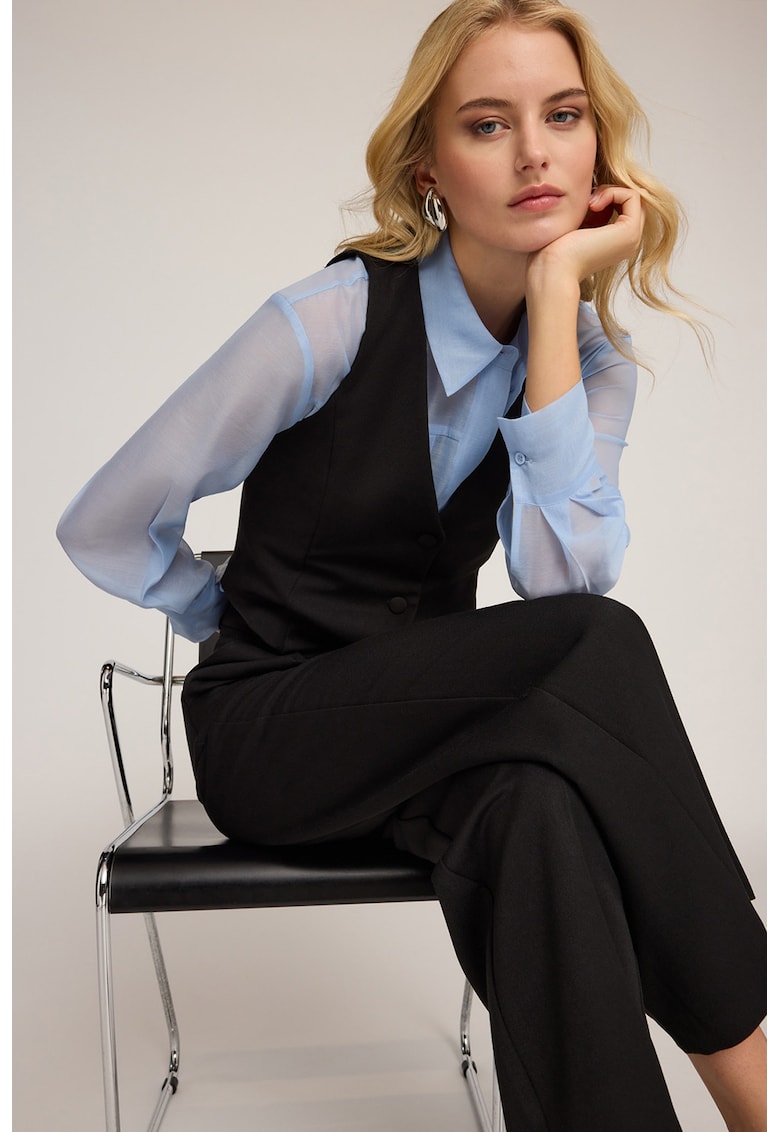 Vesta cambrata cu decolteu in V