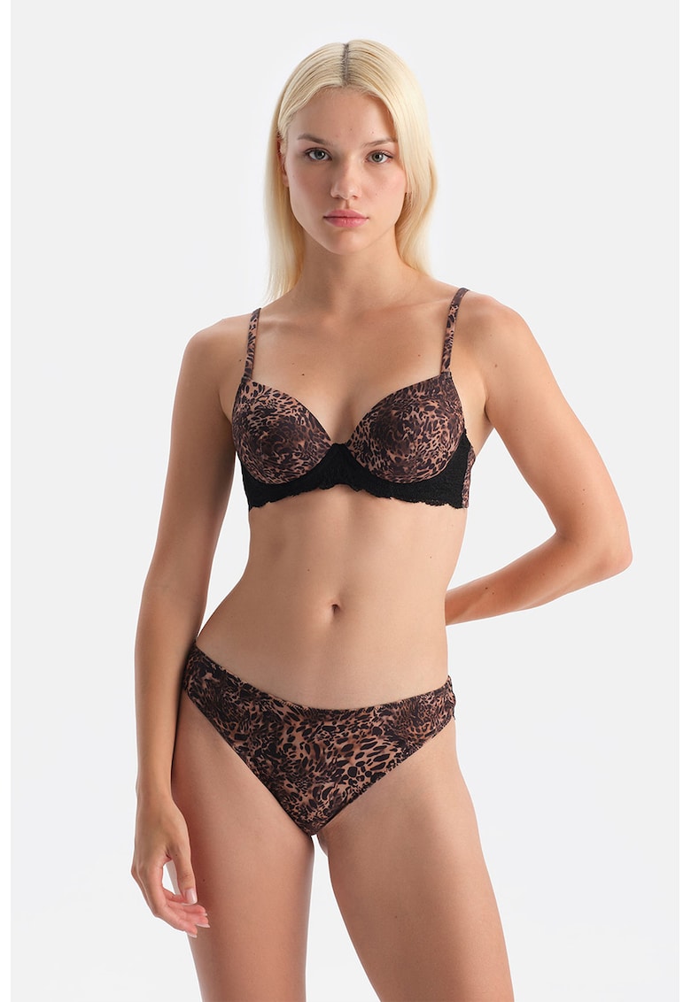 Chiloti cu animal print si dantela