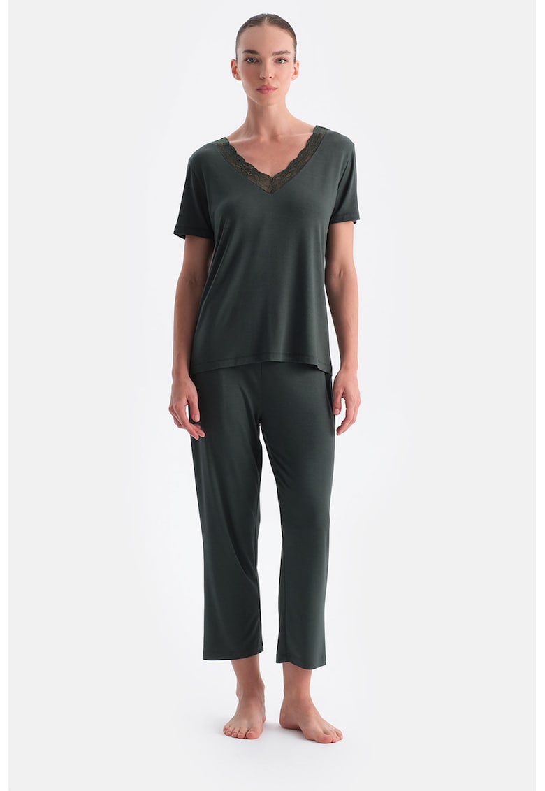 Pijama slim fit cu model uni