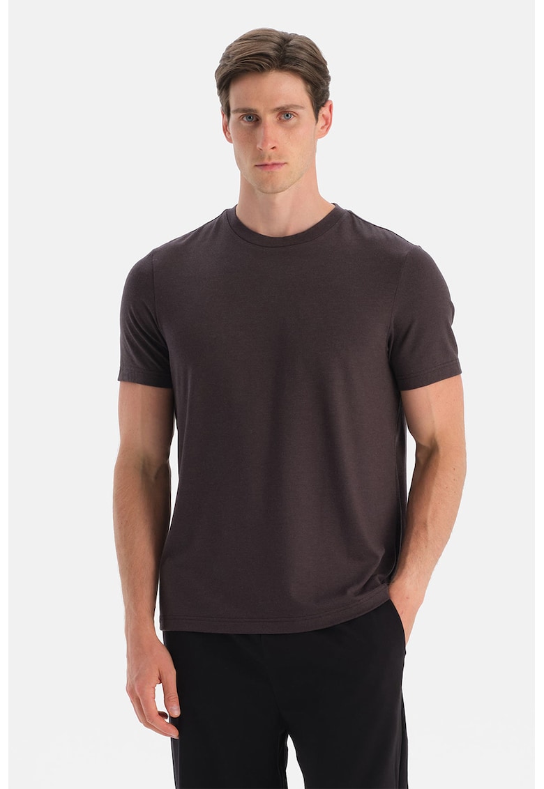 Tricou regular fit cu decolteu la baza gatului