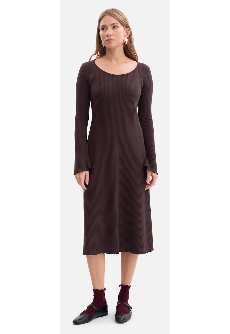 Rochie midi - B308 ciocolata tricot cu dungi - casual - decolteu rotund - necaptusita - fara buzunare - maneci lungi - usor evazata in partea de jos - fara inchizatoare
