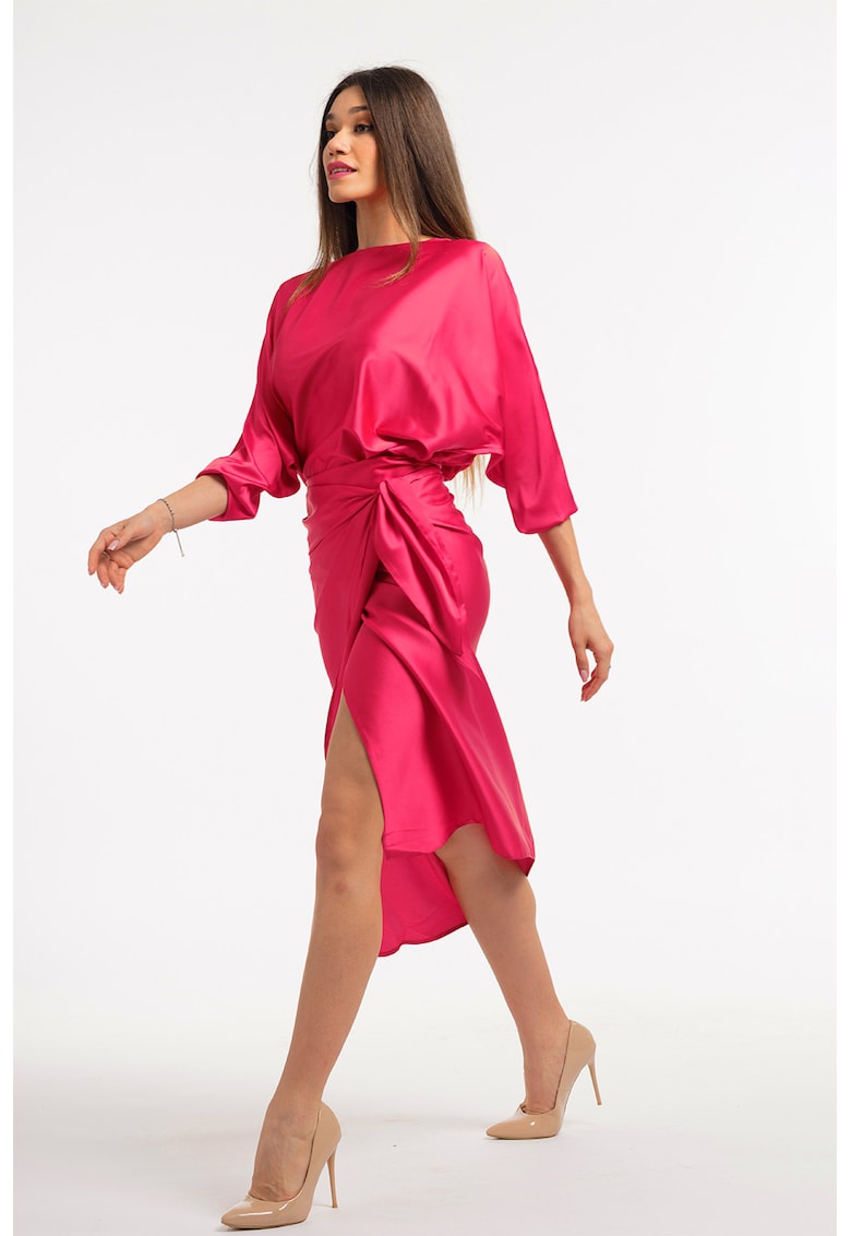 Rochie petrecuta cu slit pe partea din fata