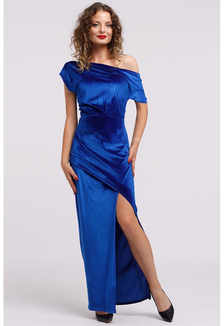 Rochie maxi catifelata cu decolteu pe un umar si slit frontal