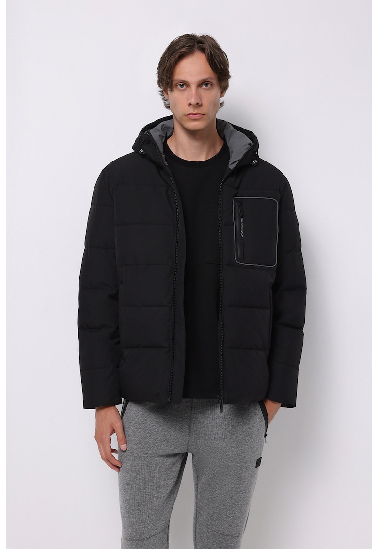 Geaca cu finisaj rezistent la apa si buzunar pe piept