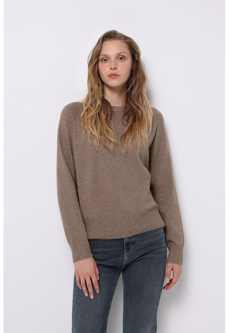 Pulover cu decolteu la baza gatului si maneci raglan - Maro