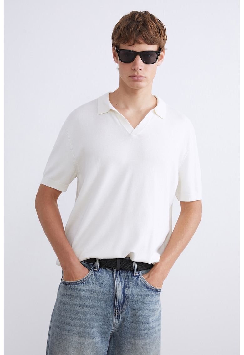 Pulover cu maneci scurte si guler ascutit