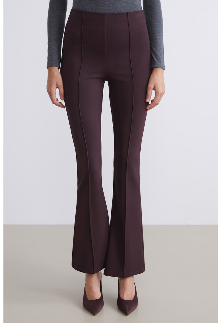 Pantaloni slim fit evazati