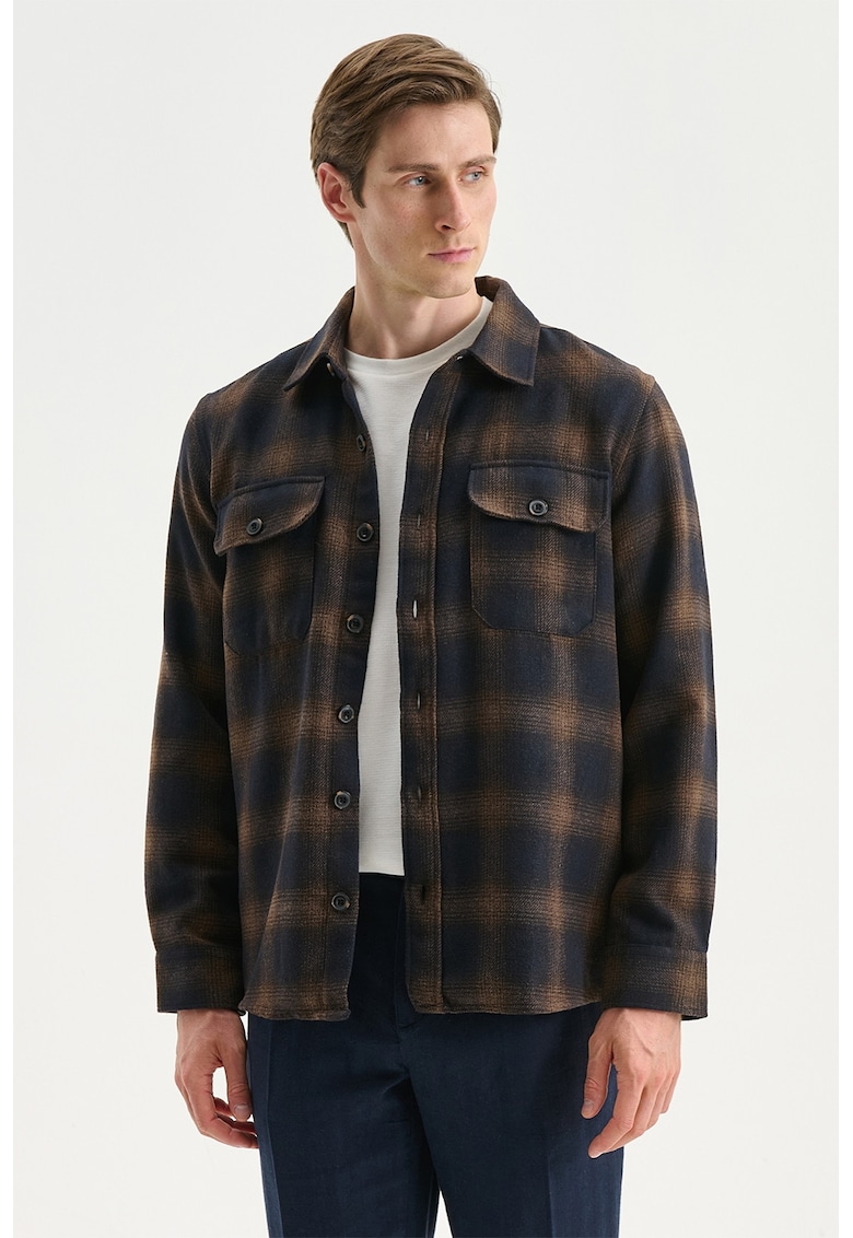 Jacheta-camasa in carouri cu buzunare pe piept