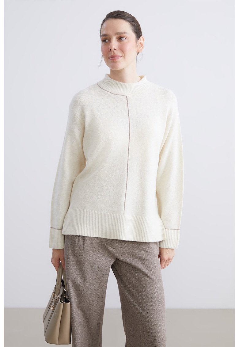 Pulover cu slituri laterale Pulover cu slituri laterale