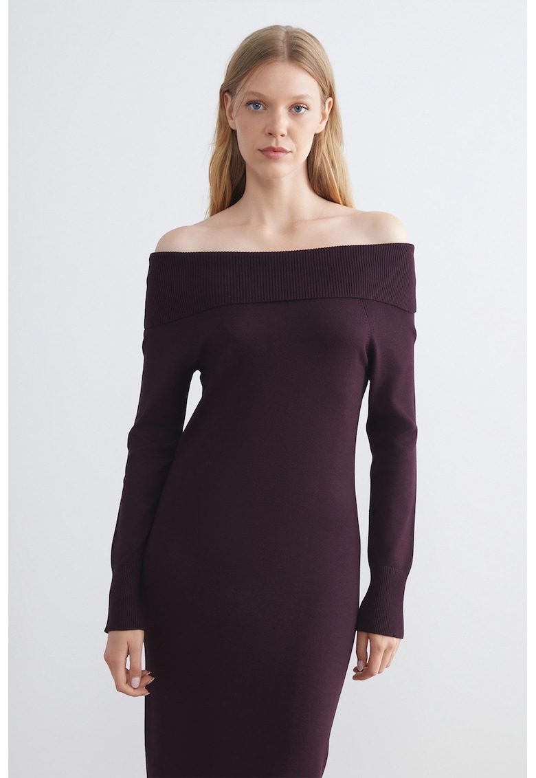 Rochie midi cu decolteu pe umeri Rochie midi cu decolteu pe umeri