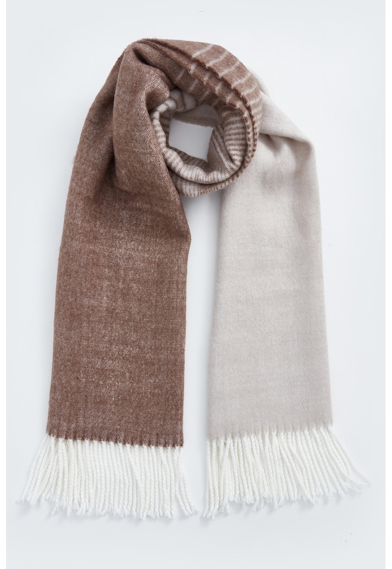 Fular cu model uni si franjuri