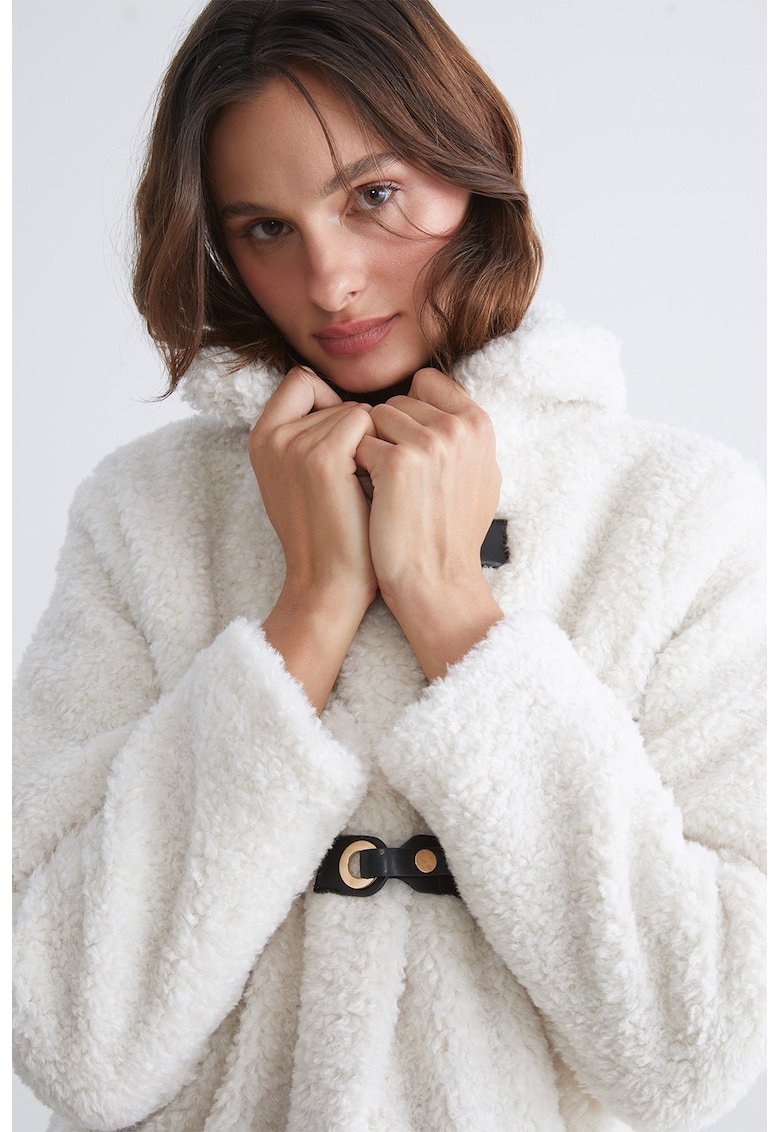 Palton din blana sintetica cu buzunare laterale