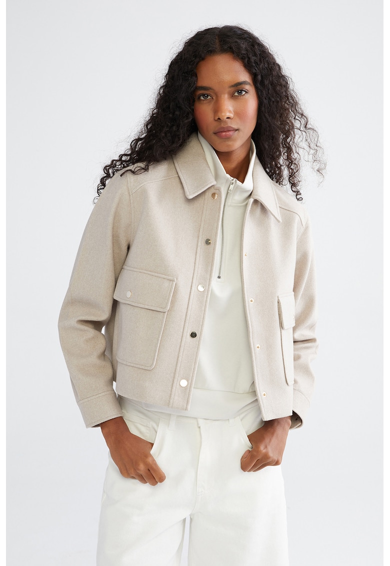 Jacheta cu model uni si buzunare laterale Jacheta cu model uni si buzunare laterale