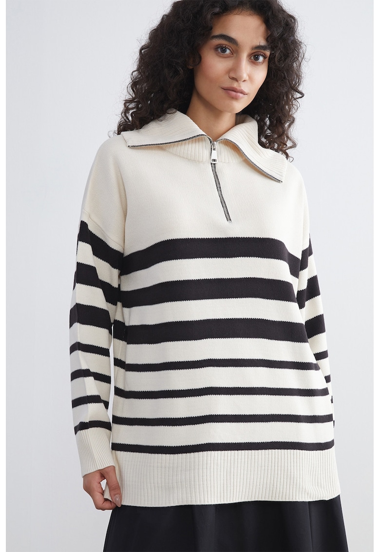 Pulover lejer cu fenta cu fermoar