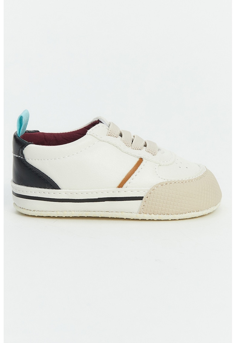 Pantofi sport de piele ecologica cu segment perforat Pantofi sport de piele ecologica cu segment perforat