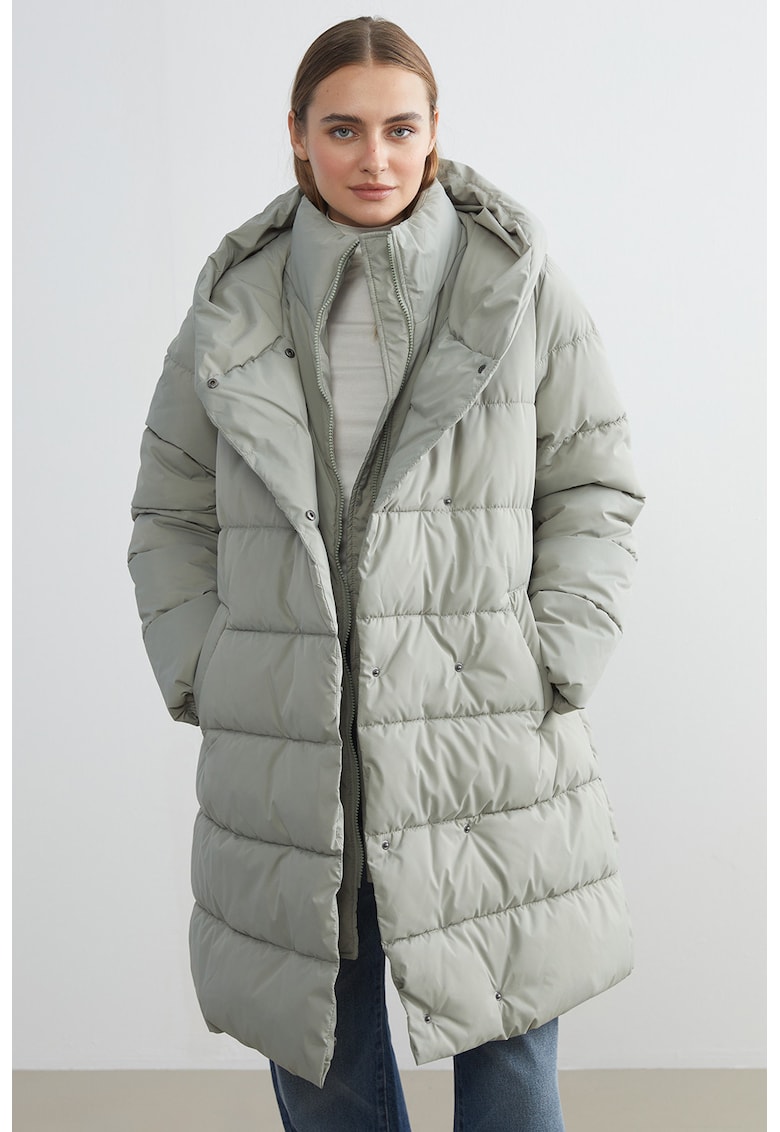 Geaca matlasata cu gluga