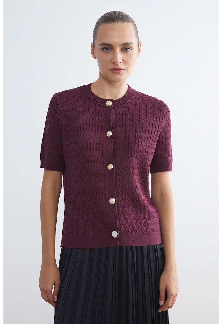 Pulover tricotat fin cu maneci scurte si nasturi decorativi
