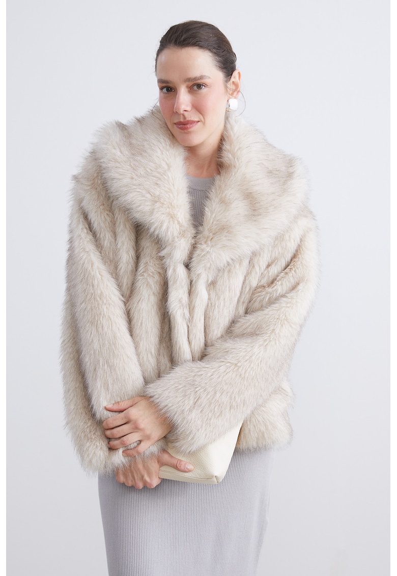 Haina din blana sintetica