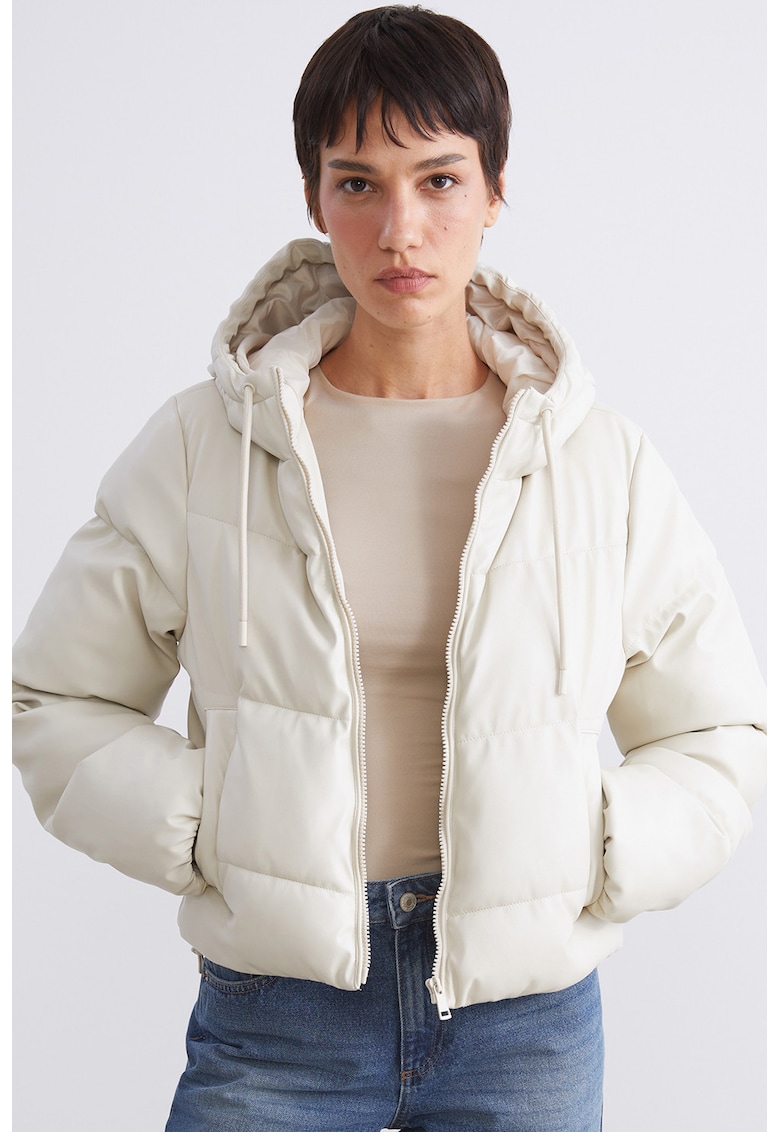 Geaca matlasata cu gluga