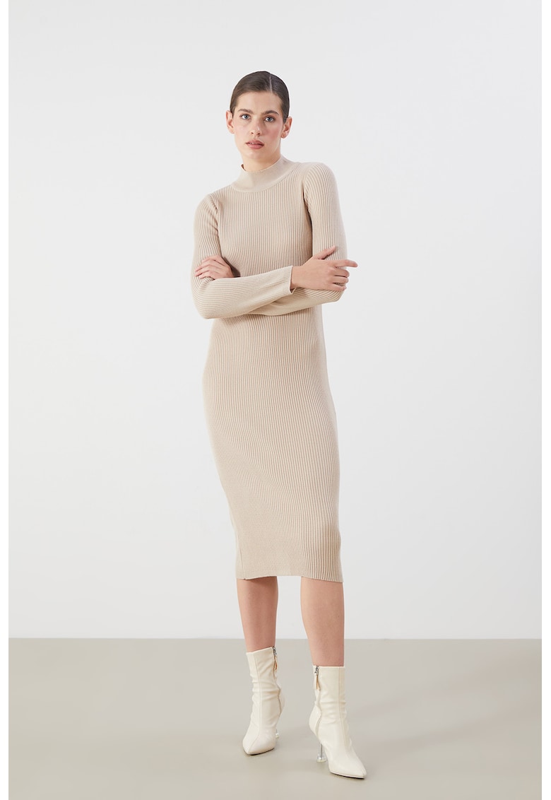 Rochie midi tricotata cu guler inalt