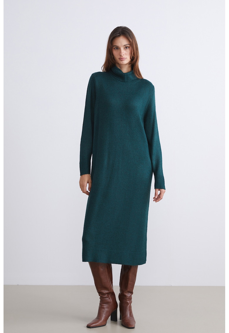Rochie-pulover tricotata cu guler inalt