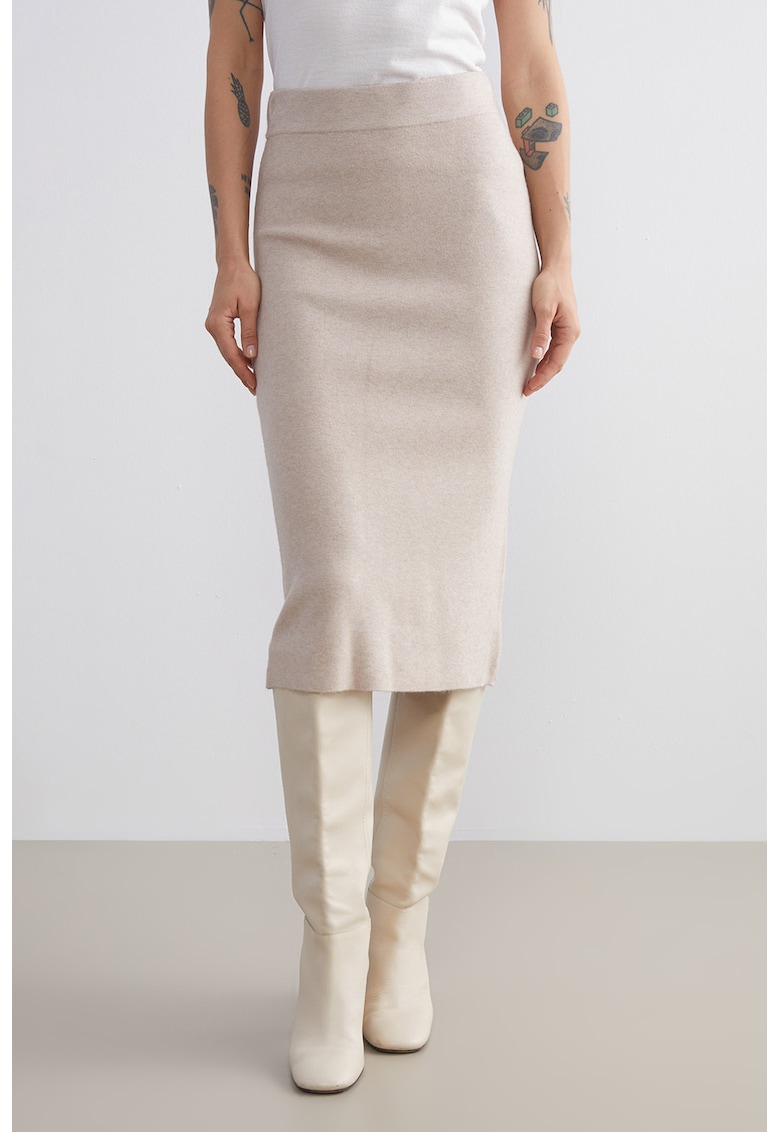 Fusta midi tricotata cu croiala creion