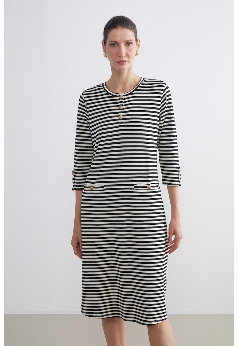 Rochie cu croiala dreapta si model in dungi