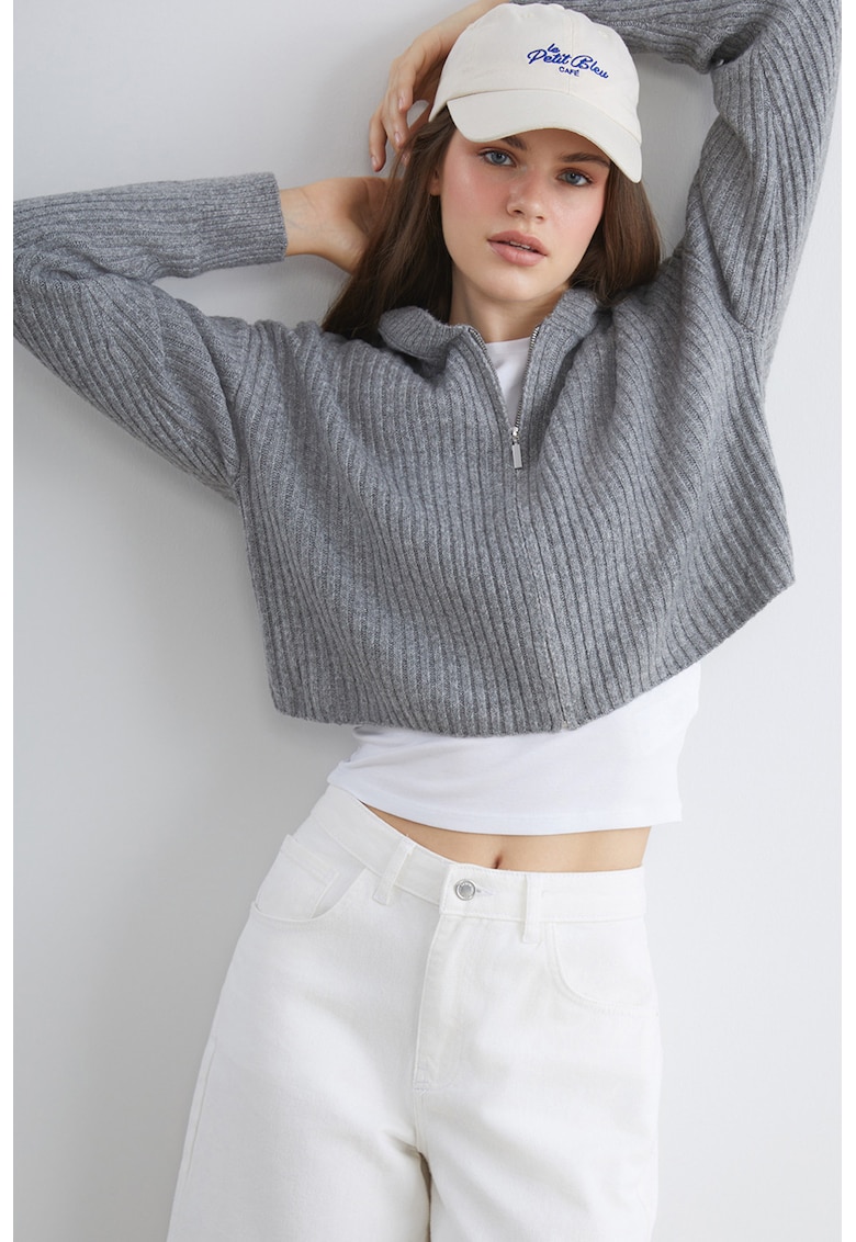 Cardigan crop cu gluga din amestec de lana