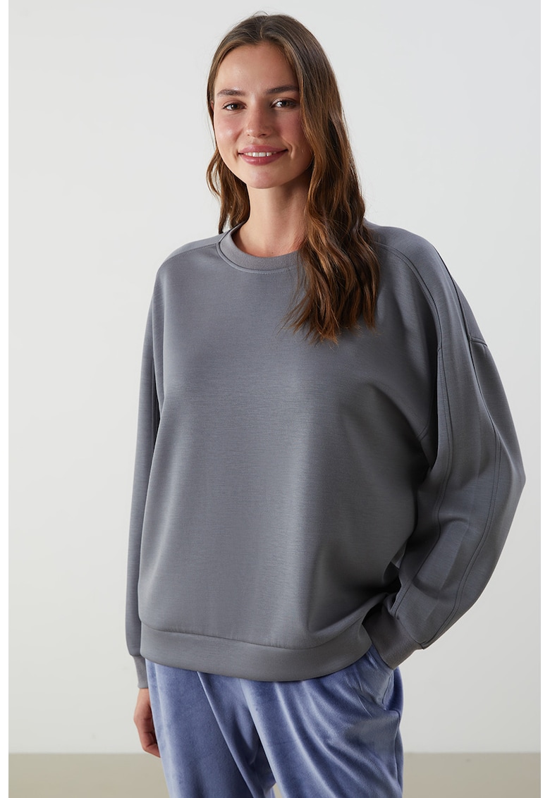 Bluza de pijama cu decolteu la baza gatului si model uni