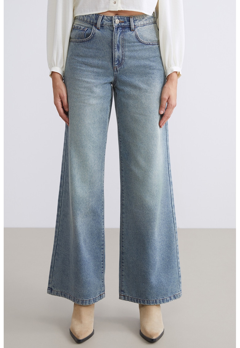 Blugi din denim cu croiala ampla