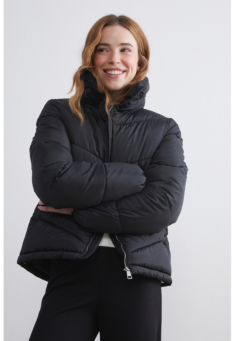 Geaca cu vatelina si guler inalt