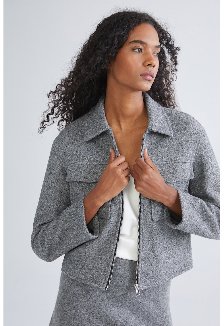 Jacheta cu buzunare pe piept si fermoar