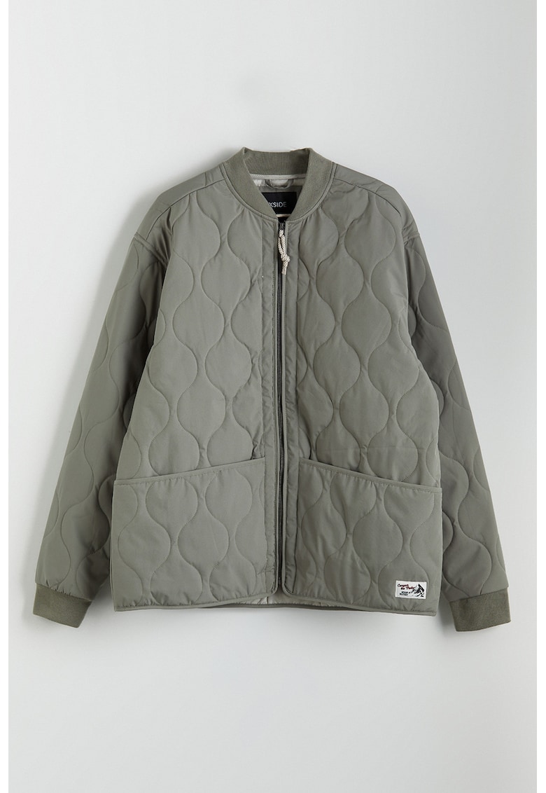 Jacheta matlasata cu buzunare frontale