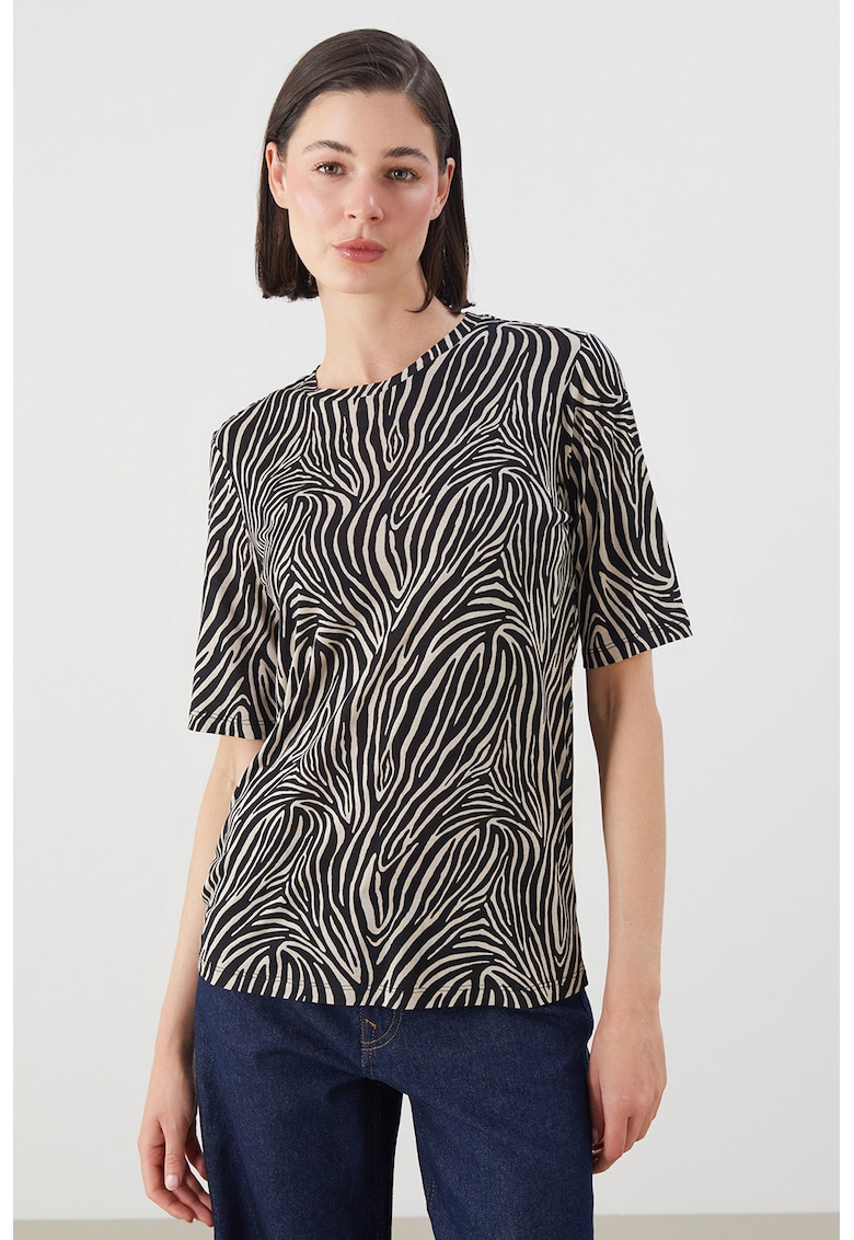 Tricou cu decolteu la baza gatului si model abstract