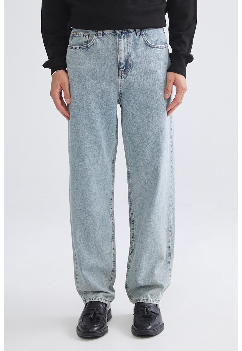 Blugi lejeri cu buzunare