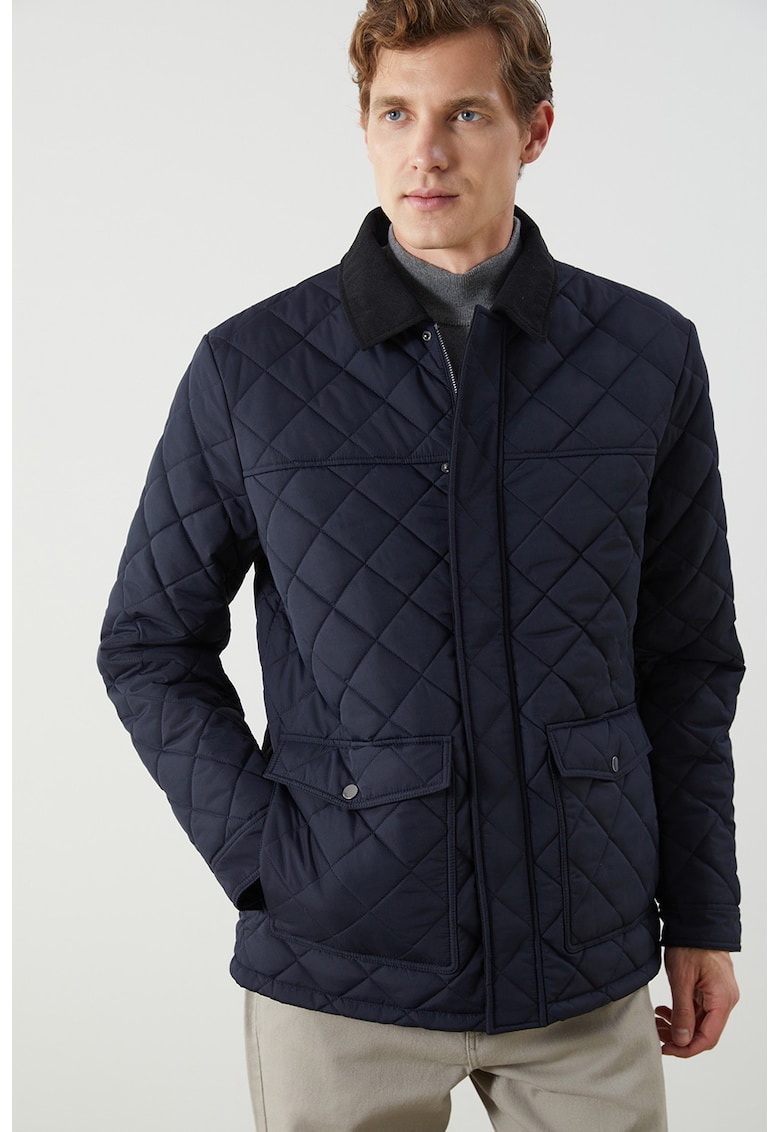 Jacheta matlasata cu guler