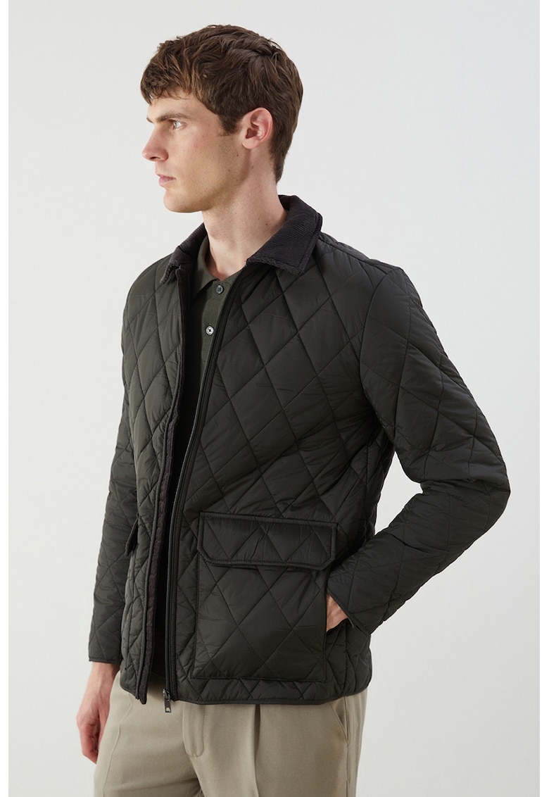 Jacheta matlasata cu fermoar