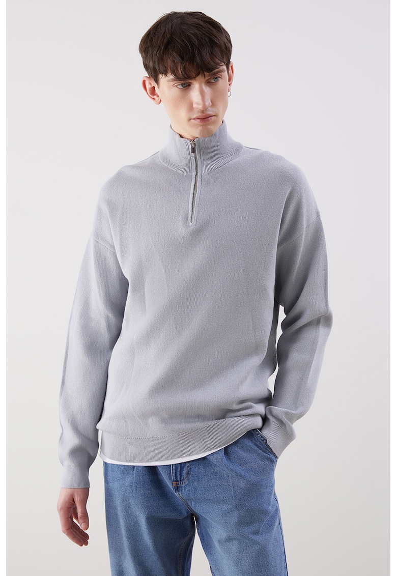 Pulover cu fenta cu fermoar