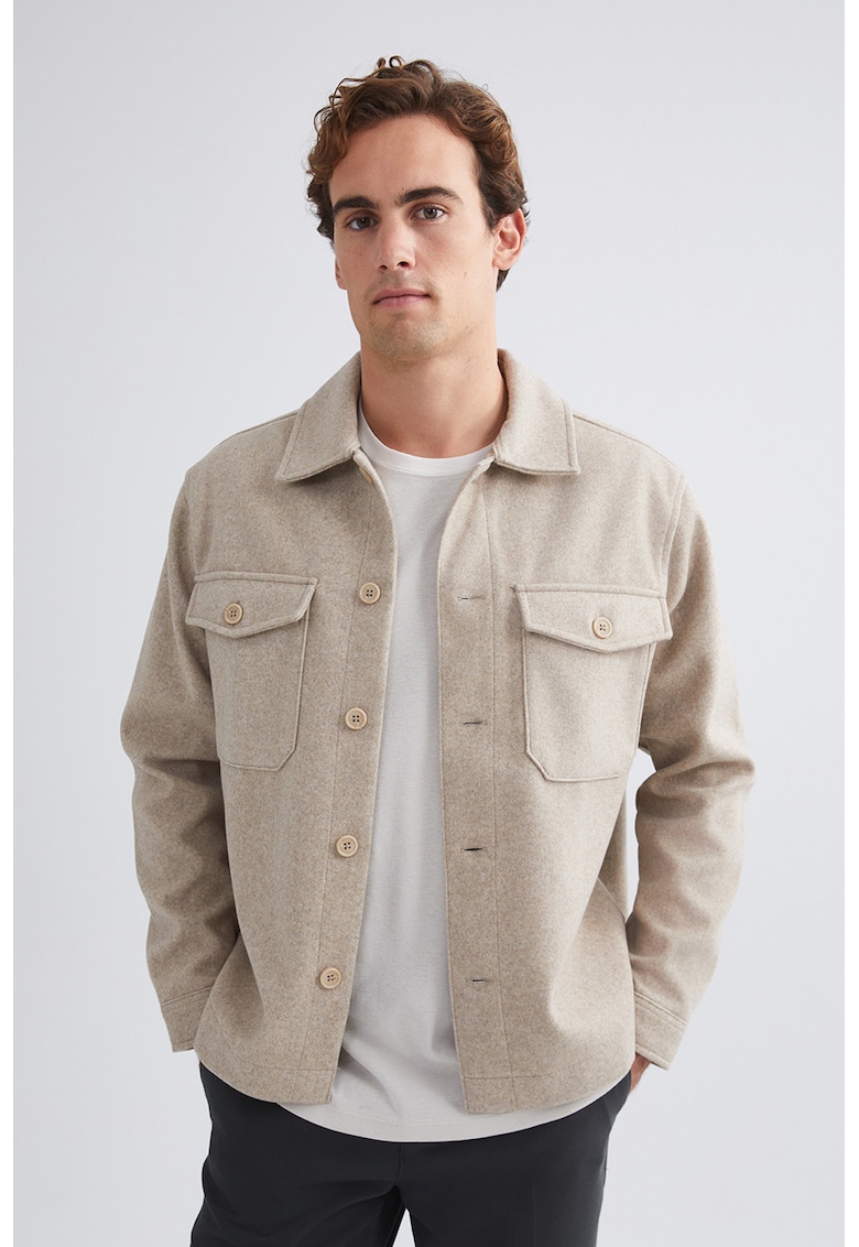 Jacheta cu buzunare pe piept