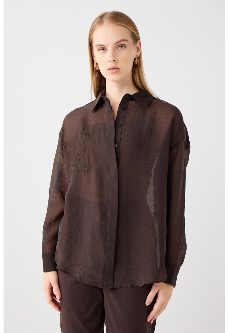 Camasa semitransparenta cu detaliu brodat