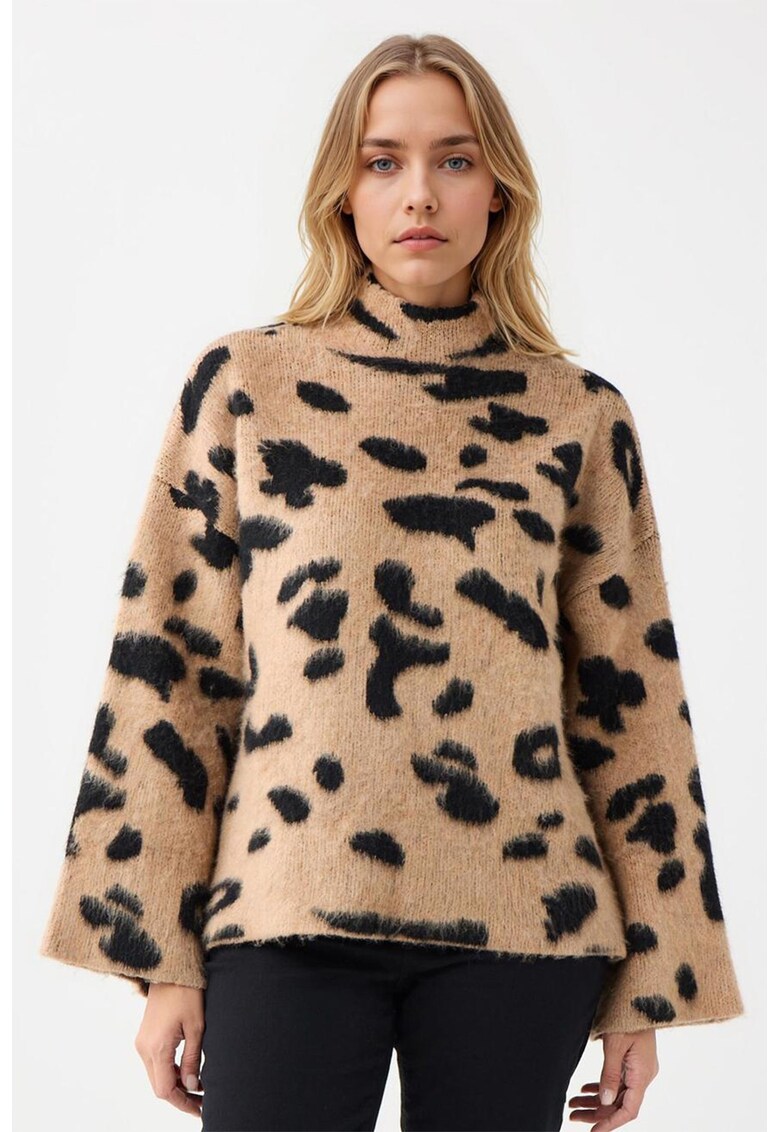 Pulover cu maneci cazute si animal print