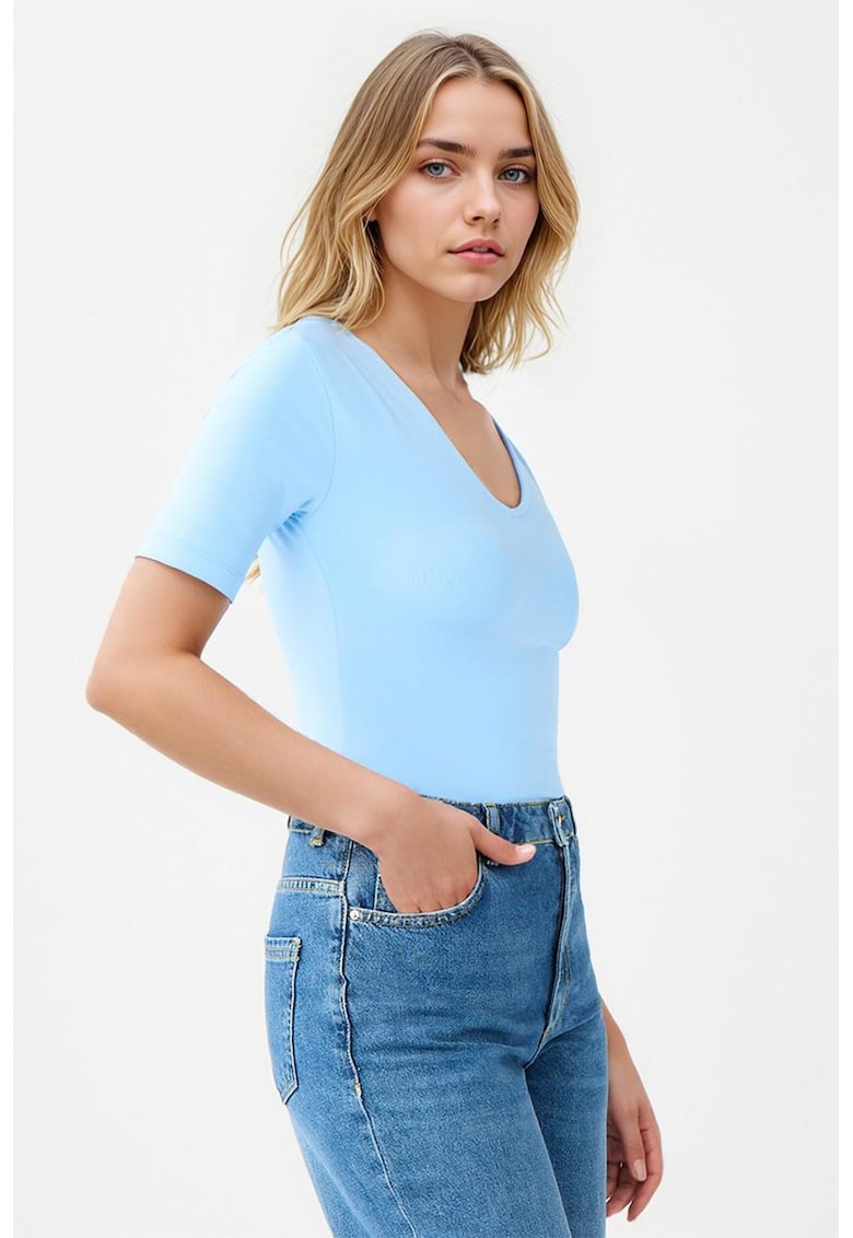 Bluza slim-fit cu decolteu in V - Albastru deschis
