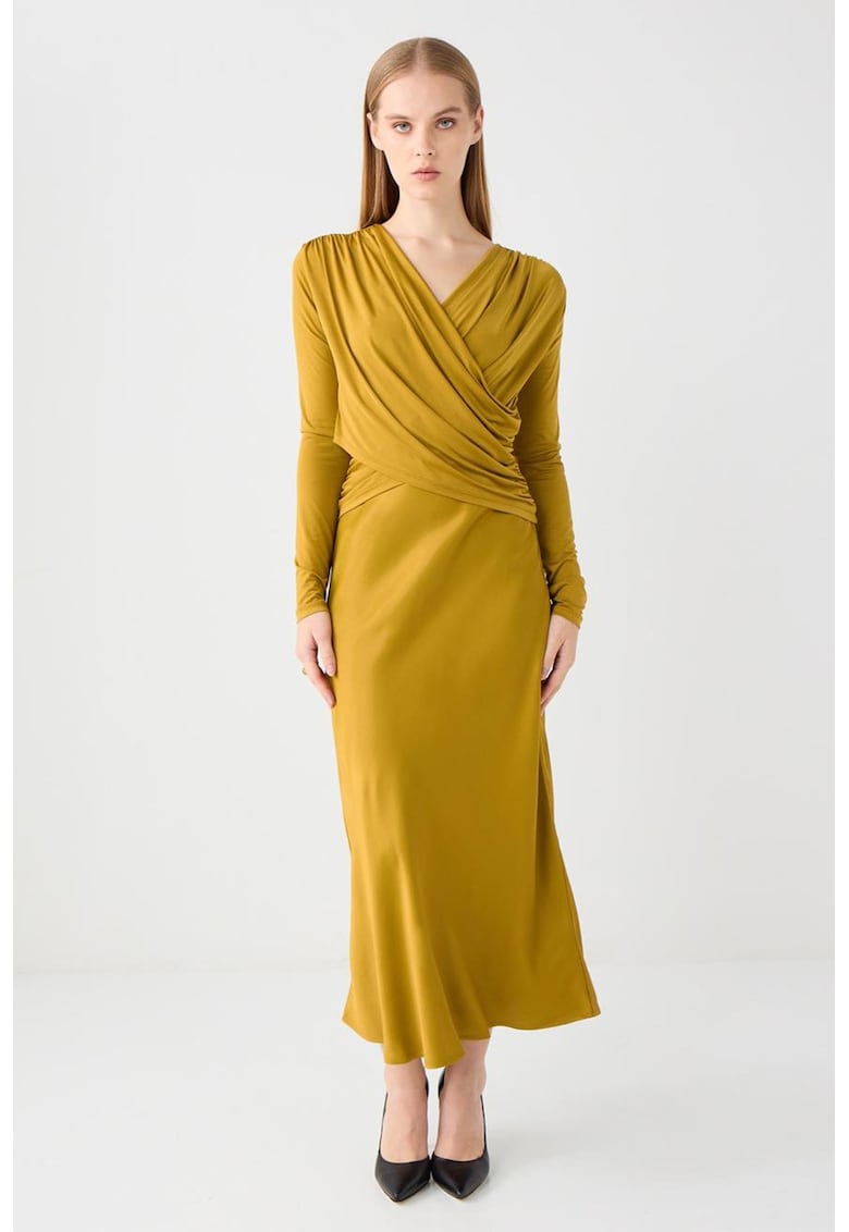 Fusta midi cu croiala pe bie