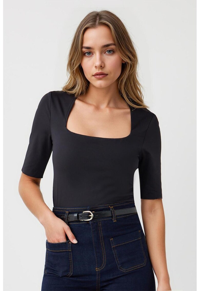 Bluza cu decolteu patrat - Negru